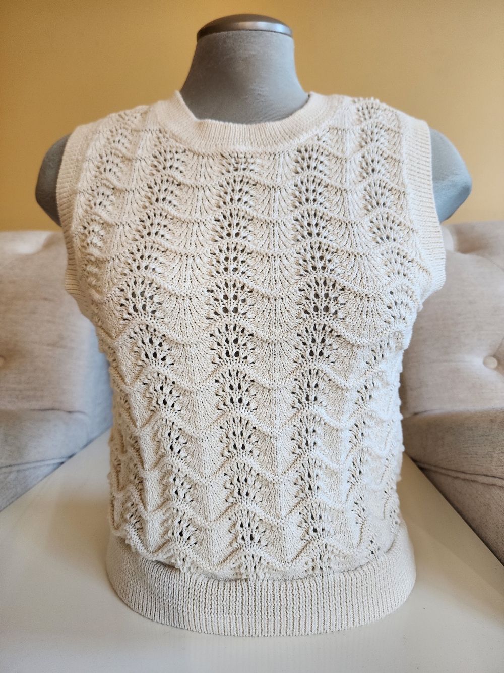 VERO MODA Cream Boho Knit Sleeveless Pullover – XS – Textured Lace Pattern